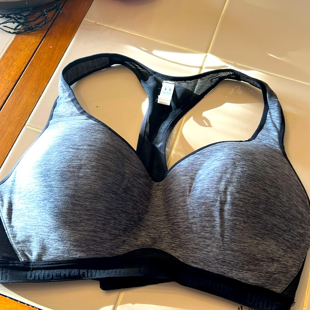 Under Armour Sports bra 36D